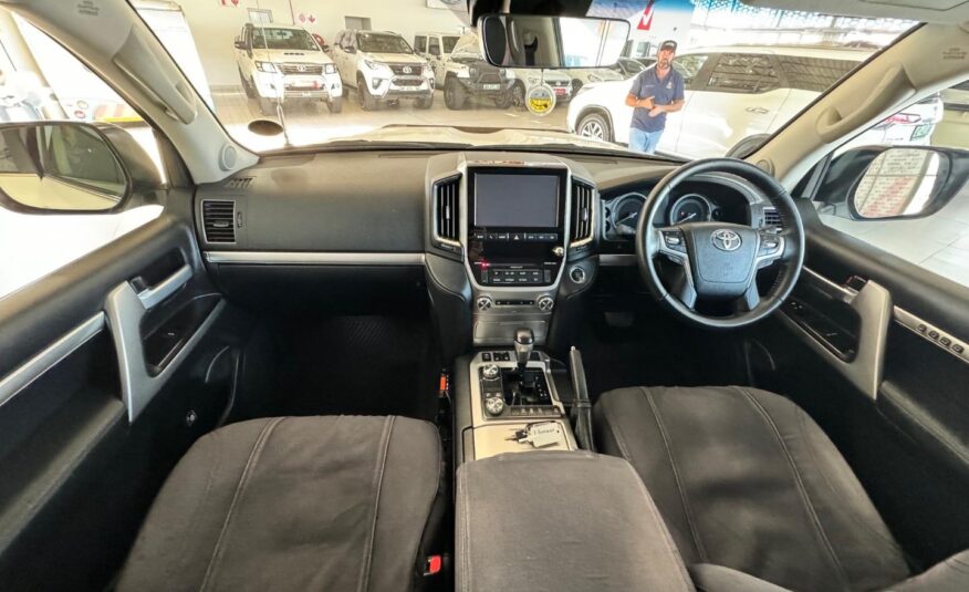 2018 Toyota Land Cruiser 200 4.5D-4D V8 VX-R