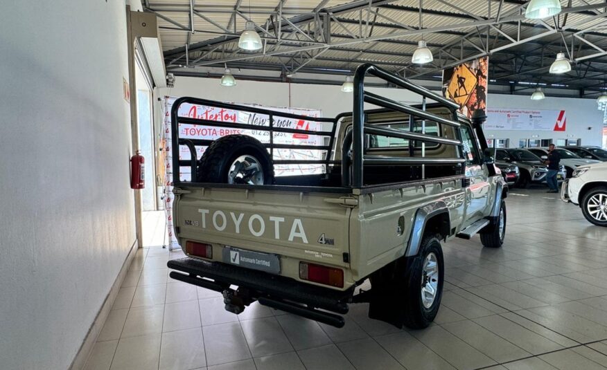 2015 Toyota Land Cruiser 79 4.5 D4D LX V8