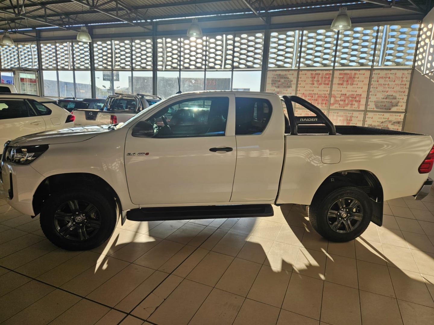 2023 Toyota Hilux 2.4GD-6 Xtra Cab Raider