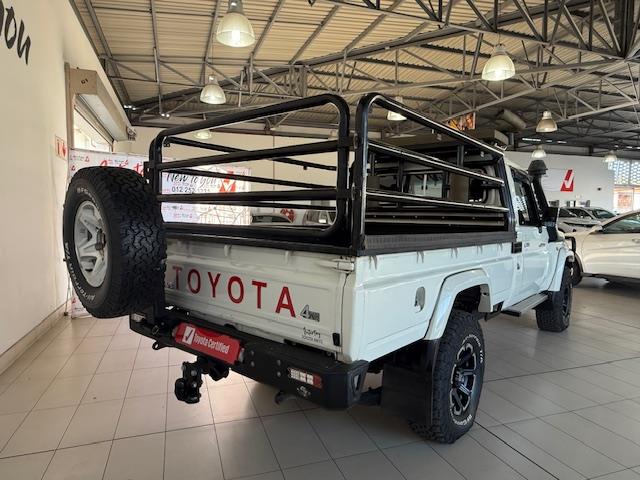 2017 Toyota Land Cruiser 79 4.5D-4D LX V8