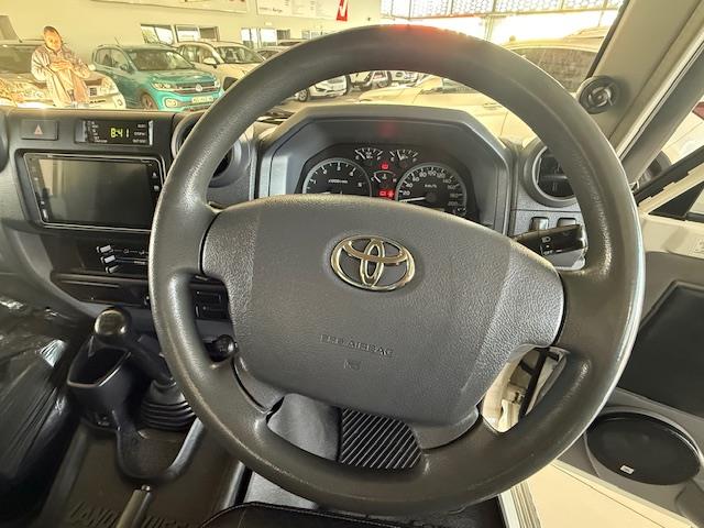 2017 Toyota Land Cruiser 79 4.5D-4D LX V8