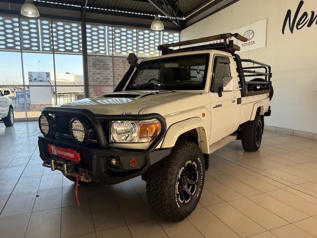 2017 Toyota Land Cruiser 79 4.5D-4D LX V8