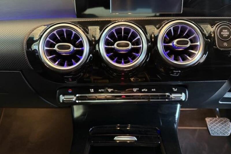 Mercedes Benz A200d