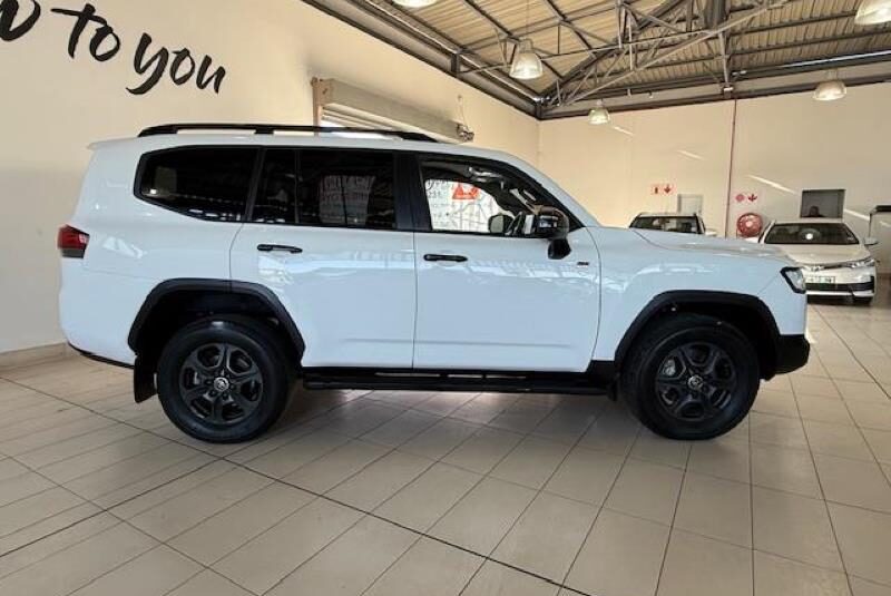 2023 Toyota Land Cruiser 300 3.3D GR Sport