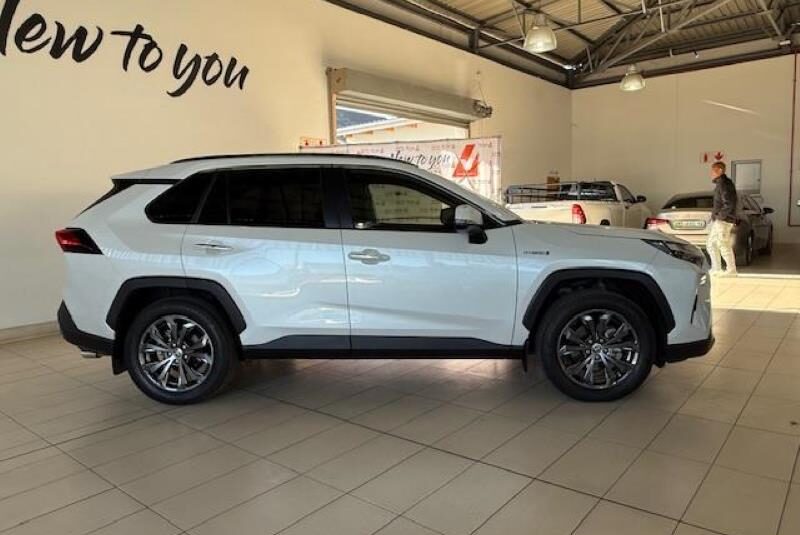 2024 Toyota RAV4 2.5 Hybrid VX E-Four