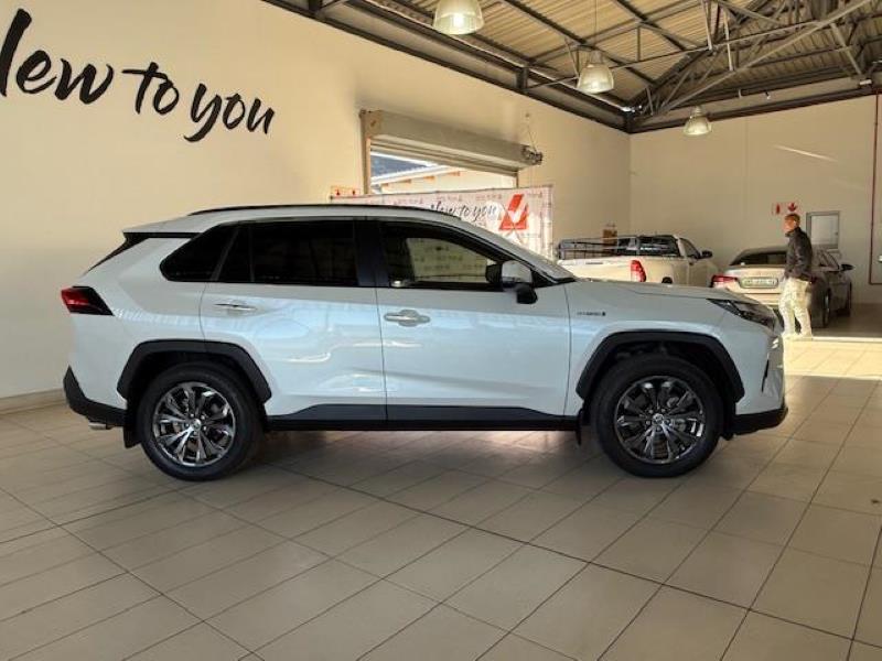 2024 Toyota RAV4 2.5 Hybrid VX E-Four
