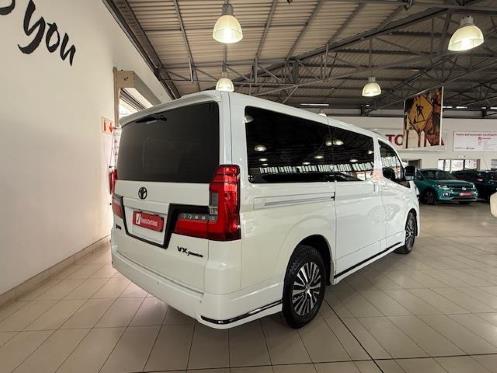 2020 Toyota Quantum 2.8 LWB bus 9-seater VX Premium