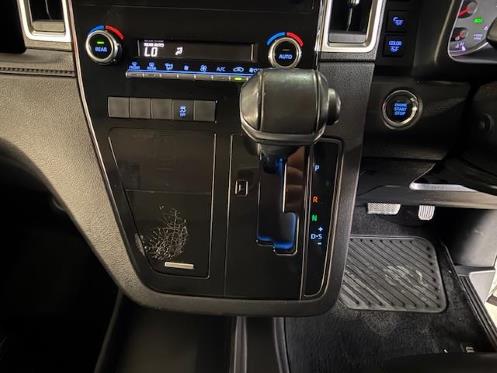 2020 Toyota Quantum 2.8 LWB bus 9-seater VX Premium