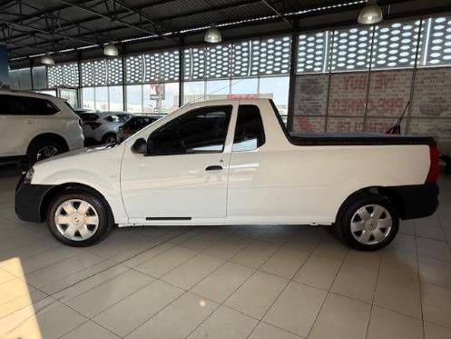 Nissan NP200