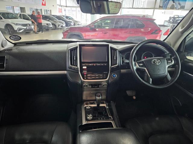 2018 Toyota Land Cruiser 200 4.5D-4D V8 VX-R