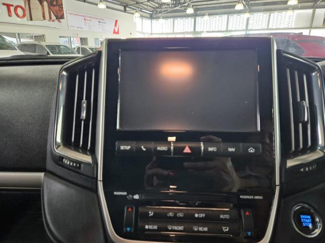 2018 Toyota Land Cruiser 200 4.5D-4D V8 VX-R