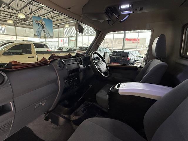 2022 Toyota Land Cruiser 79 4.5D-4D LX V8