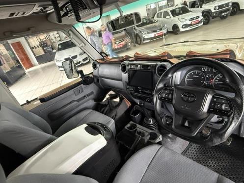 2022 Toyota Land Cruiser 79 4.5D-4D LX V8