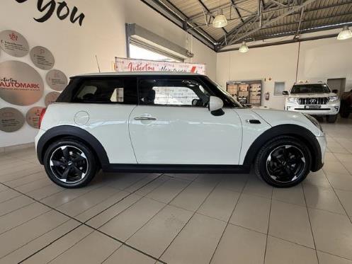 2016 MINI Cooper Hatch 3-Door Auto